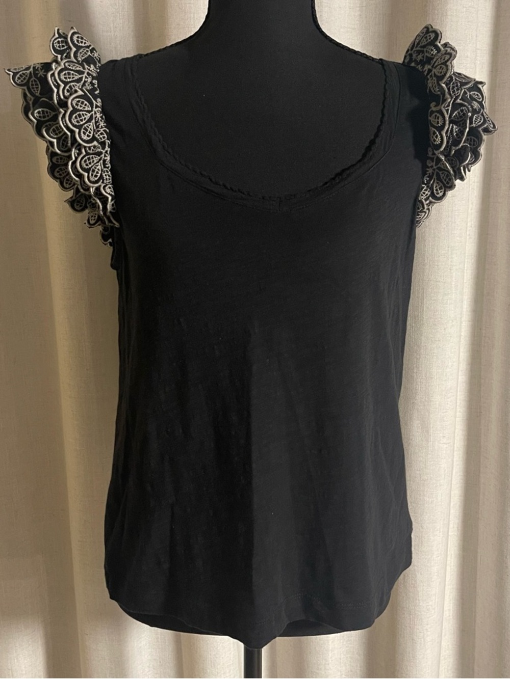 Democracy Black Lace-Trim Flutter Sleeve Tank Top